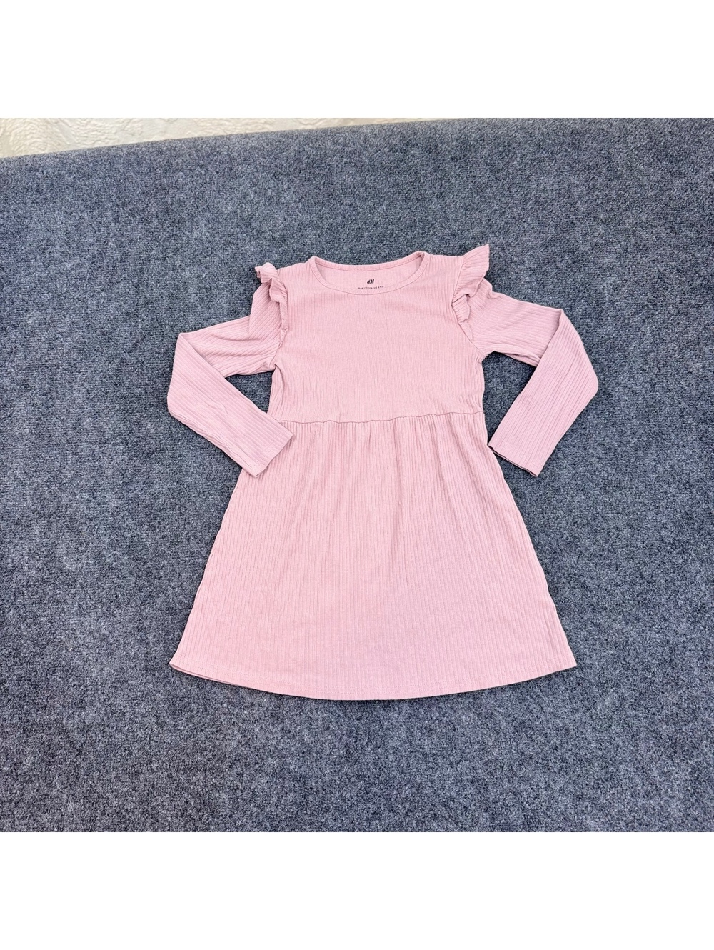 H&M Girls 5T/6 Dusty Pink Ribbed Ruffle Shoulder Dress